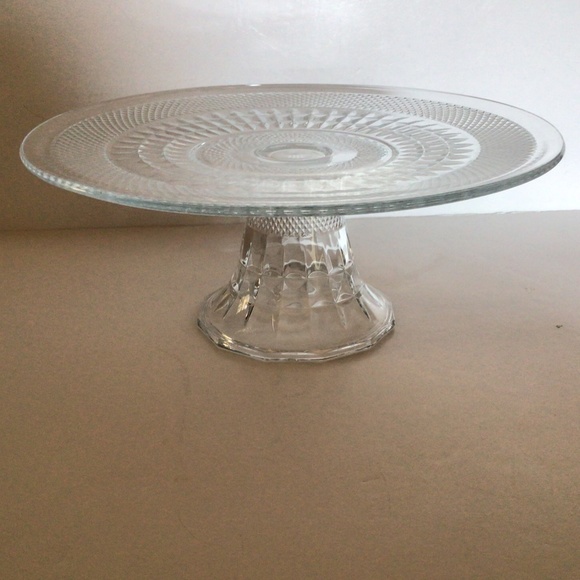 Corello Cut and Clear Cake Stand - Picture 1 of 10